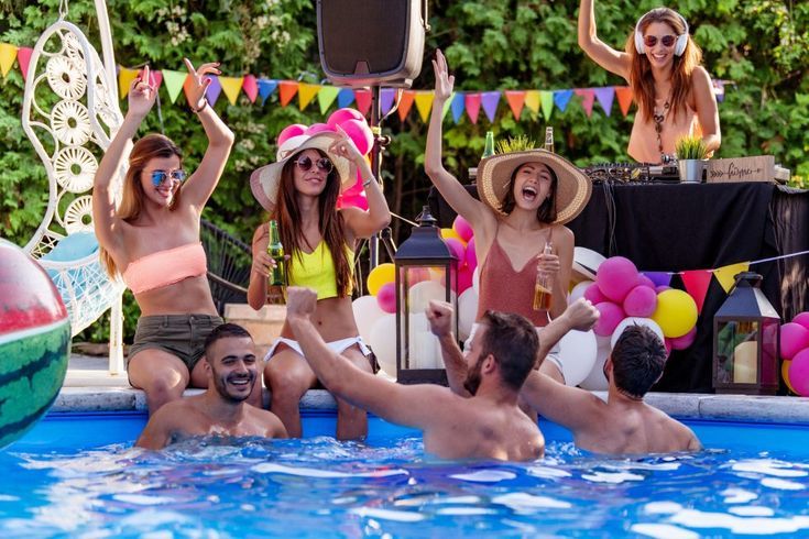 How to Book Farmhouse for New Year's Party in Gurgaon