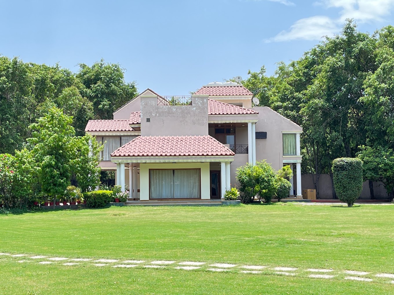 How to Arrange a Farmhouse for Party in Delhi NCR?