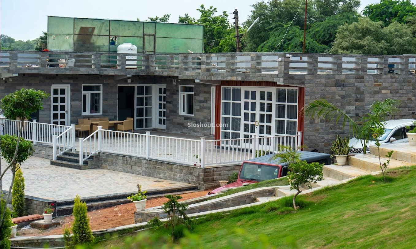 Top 10 Party Farmhouses in Delhi 