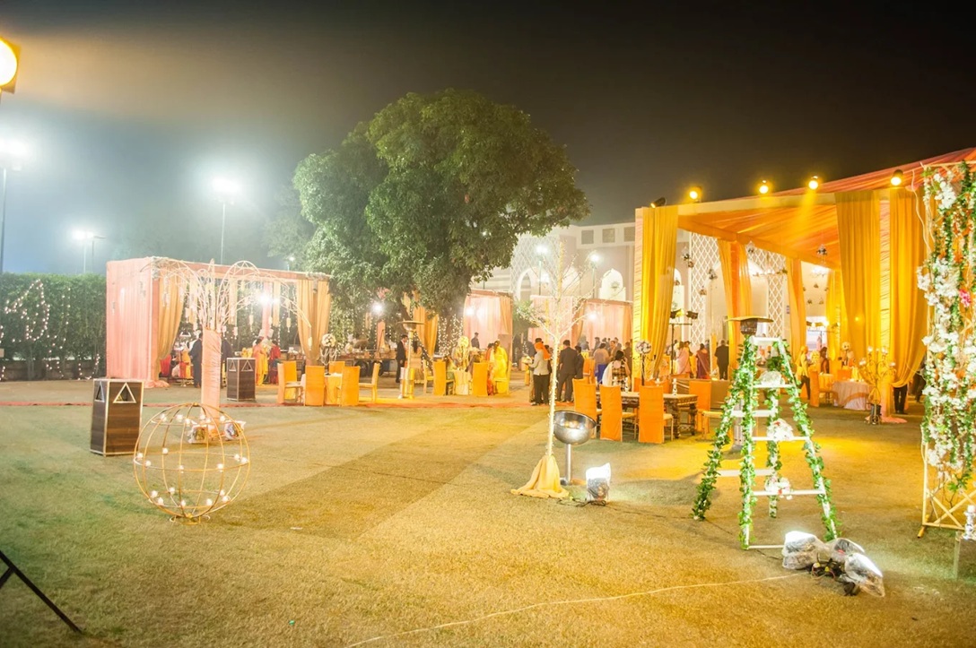 Weekday Weddings and Events