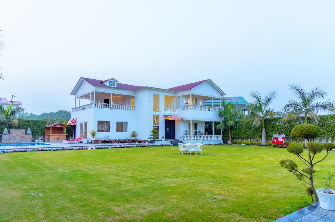 Luxury Villas in Noida for Staycation and Party