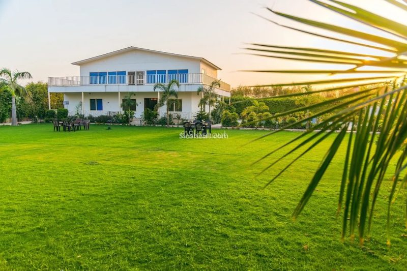 Farmhouse for Stay in Noida for Family & Friends Gathering 