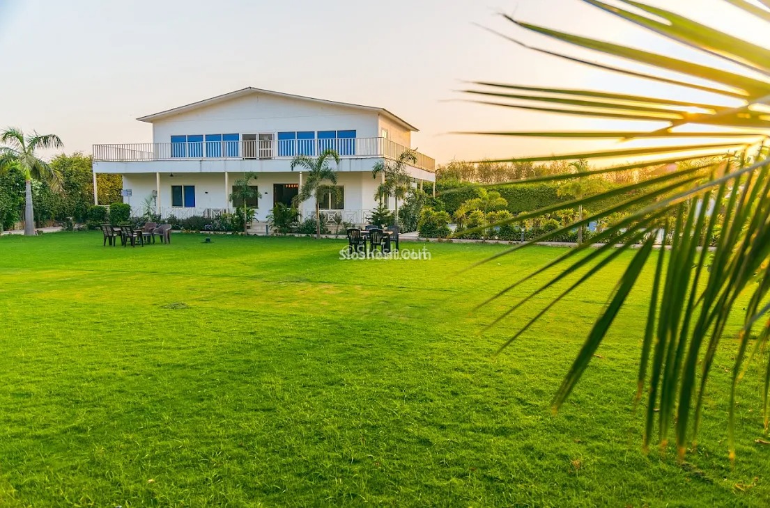 Farmhouse for Stay in Noida for Family &amp; Friends Gathering 