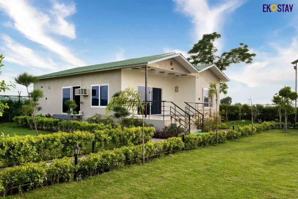 How Much Does a Farmhouse Stay in Noida Cost?