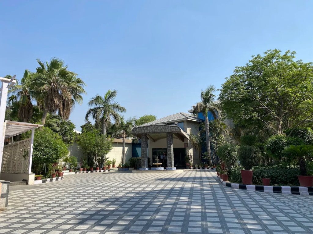 Dee Marks Hotel & Resort