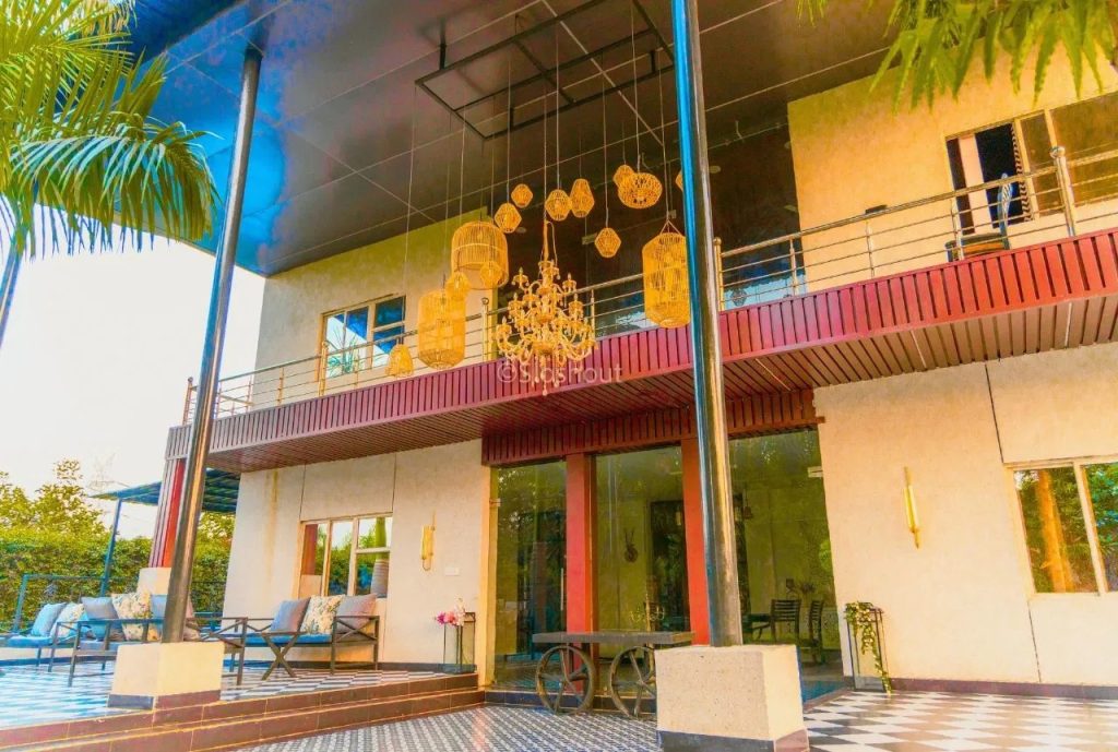 Farmhouse 9900 - Best for Large Events