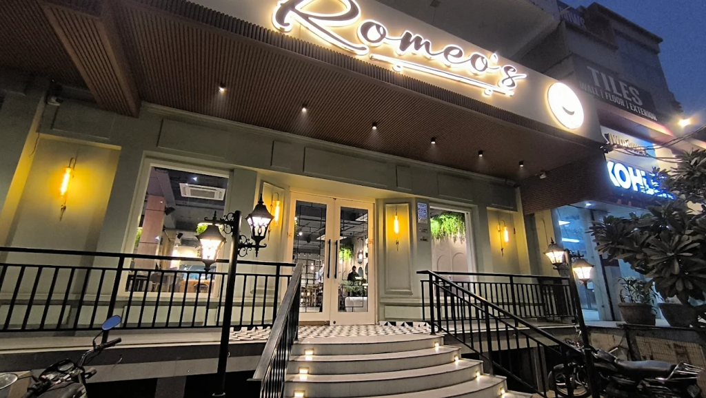 Romeo’s Cafe & Restaurant, Faridabad